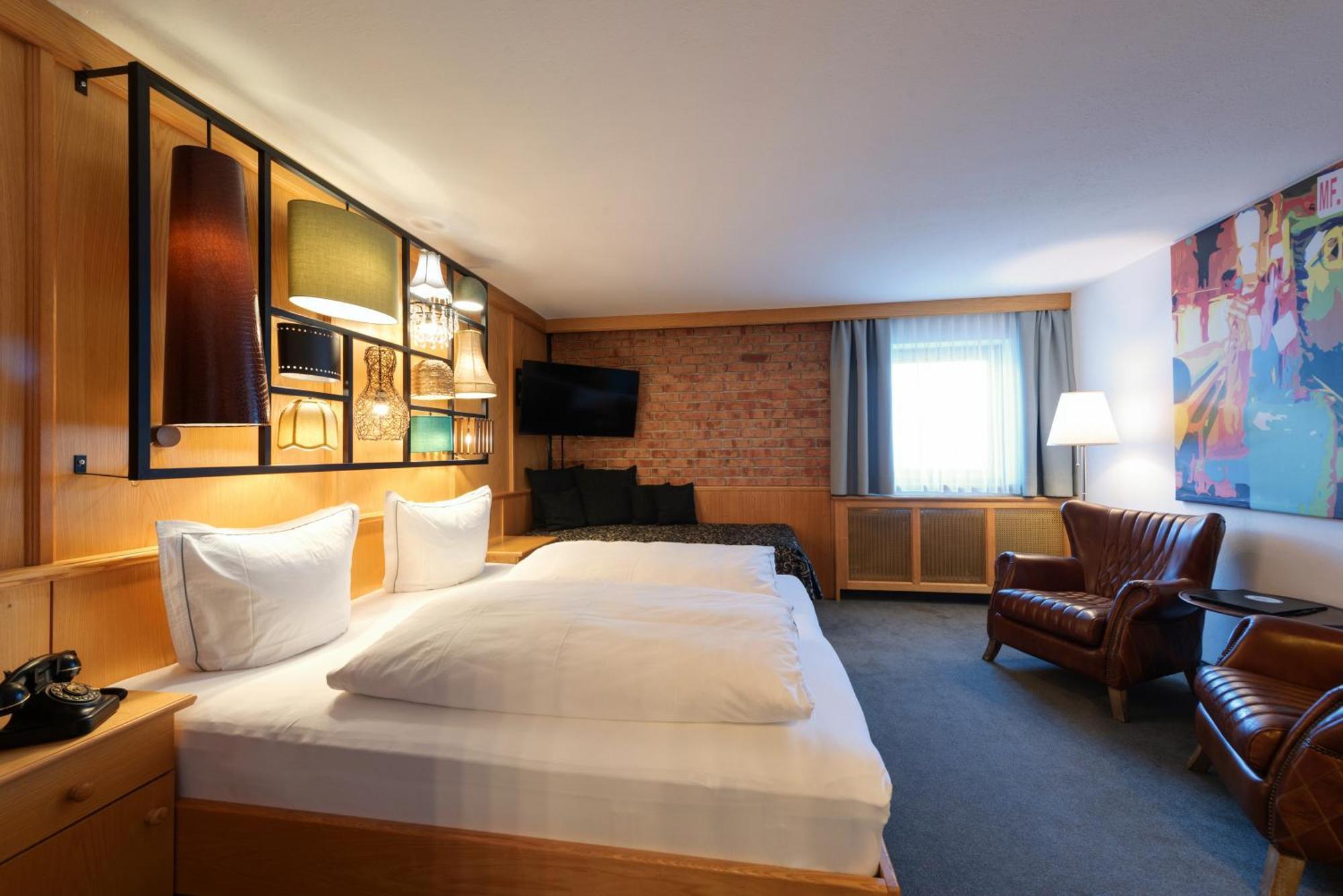 Hotel Pension Kirchplatz Sankt Anton am Arlberg Room photo