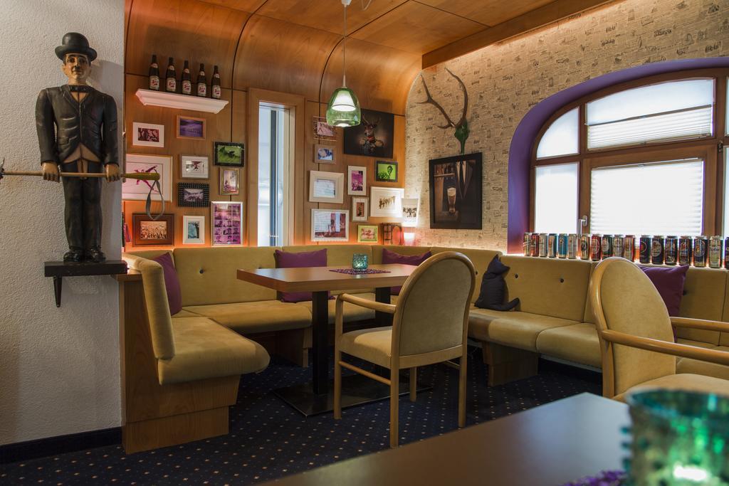 Hotel Pension Kirchplatz Sankt Anton am Arlberg Exterior photo