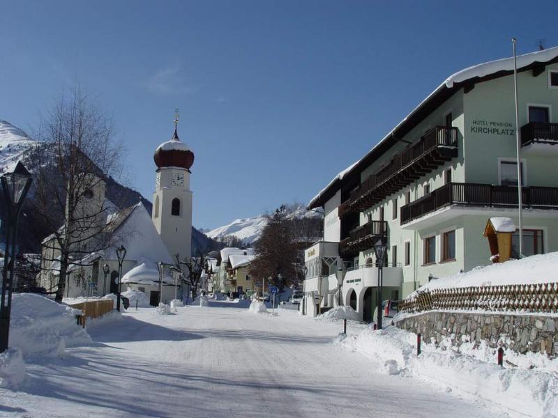 Hotel Pension Kirchplatz Sankt Anton am Arlberg Exterior photo
